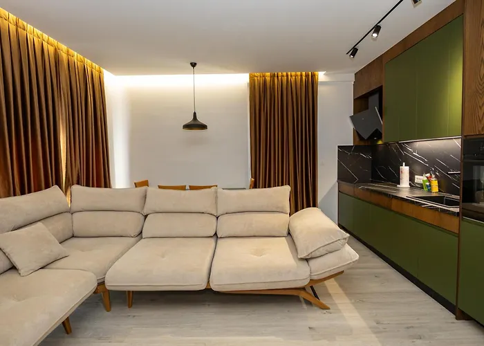 Pomegranate House Wlora