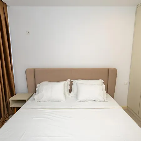 Pomegranate House Panzió *