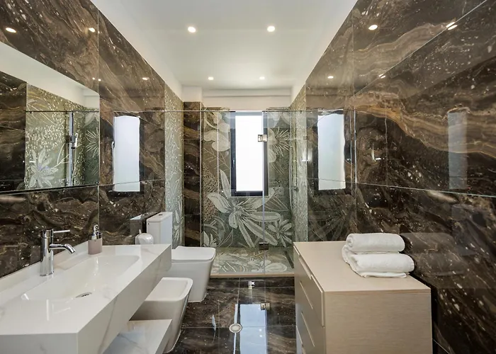 Pomegranate House Couette-café